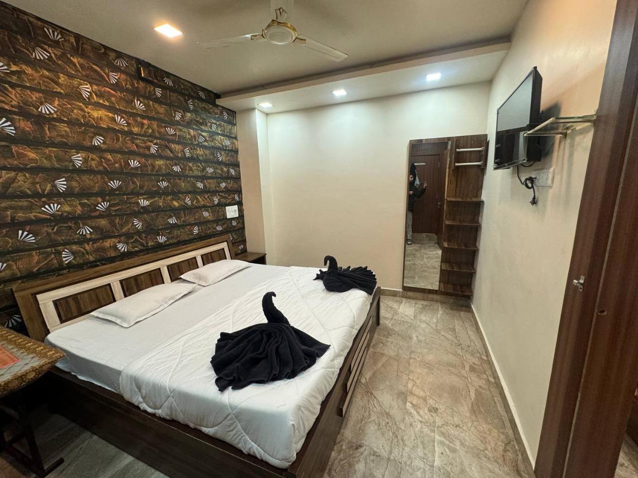 Hotel Shreeji Residency Pachmarhi Exterior photo